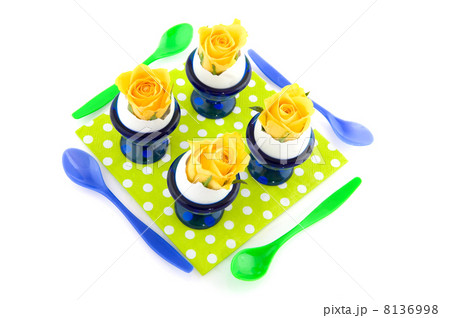 Yellow roses 8136998