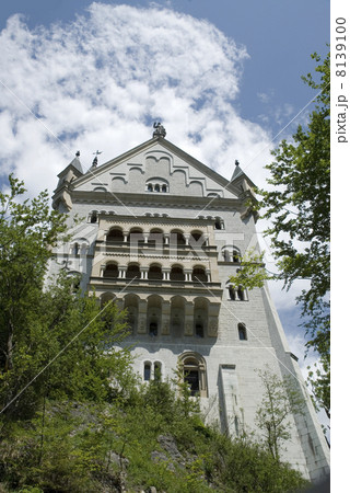 Front of caste 8139100