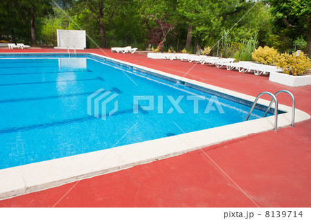 Luxury swimming pool Luxury swimming pool 8139714