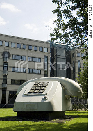 big telephone 8139889