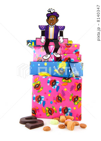 Traditional surprises 8140347