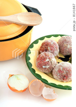Making meat balls Making meat balls 8141667