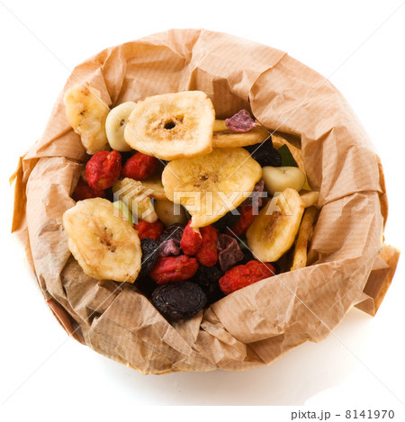 Paper bag with dried fruit 8141970
