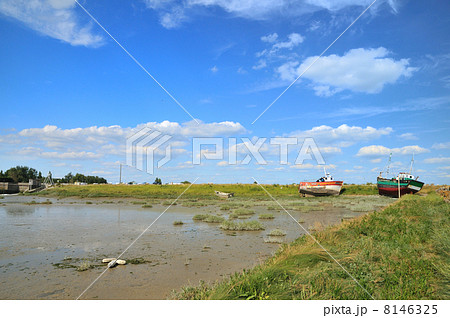 Low tide Low tide 8146325