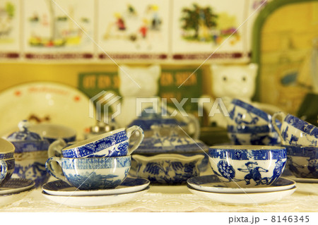 Chinese crockery 8146345