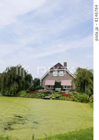 Farmhouse 8146764