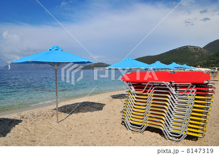 Beach for a sunbath 8147319