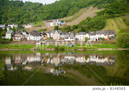 Village at the bank of the Moselle 8148565