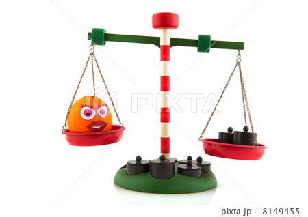 Balance with fruit 8149455