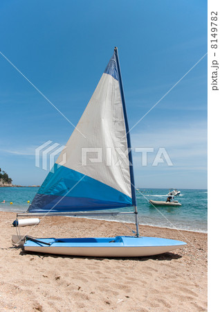 Sail boat at the beach Sail boat at the beach 8149782