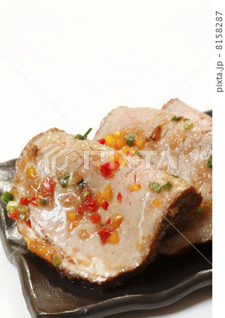 殺菌処理済みのローストビーフ 8158287