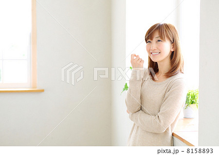 期待する女の子 8158893