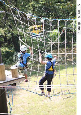 親子で空中アスレチックに挑戦! 親子で空中アスレチックに挑戦! 8160115