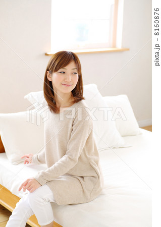 睡眠・女性 8160876