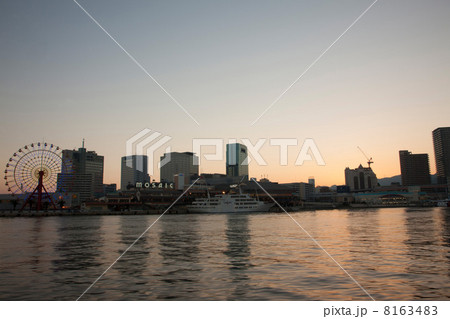 神戸の夕暮れ 8163483
