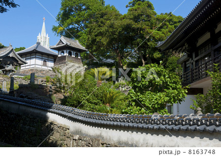 平戸ザビエル記念教会と光明寺 平戸ザビエル記念教会と光明寺 8163748