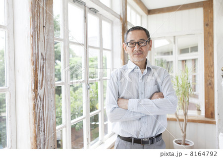 シニア男性 8164792