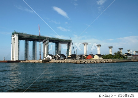 建設途中の新湊大橋 8168829