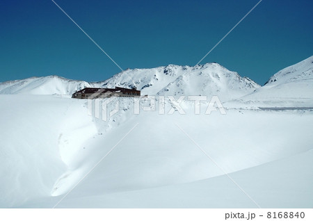雪の立山と室堂ターミナル 雪の立山と室堂ターミナル 8168840