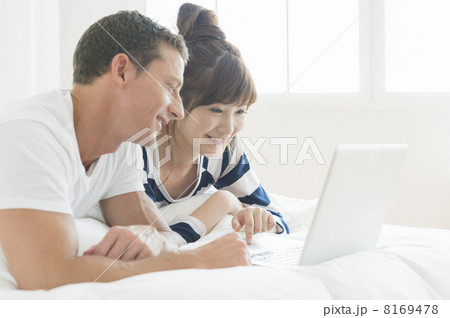 SOHO・インターナショナルカップル 8169478