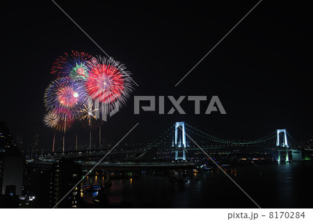 レインボーブリッジと東京湾大華火祭 8170284