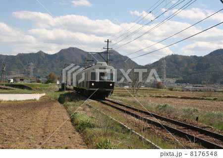 田園地帯を行く 上田電鉄7200 田園地帯を行く 上田電鉄7200 8176548