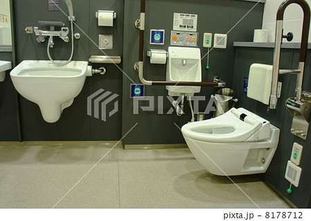 バリアフリートイレ 8178712