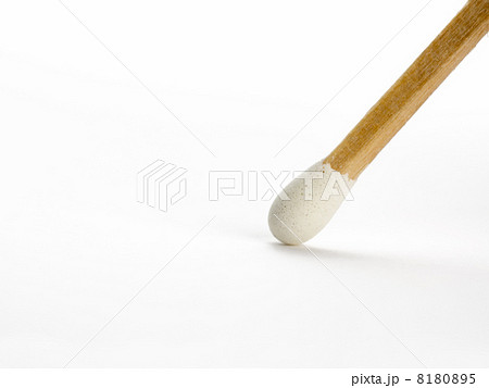 マッチ棒　白背景 8180895