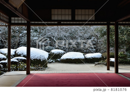 雪の詩仙堂、和室 8181076