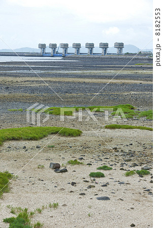 長崎県の諫早湾堤防 8182553