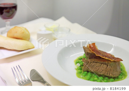 おいしいビジネスクラスの機内食、和牛ヒレロースト 8184199