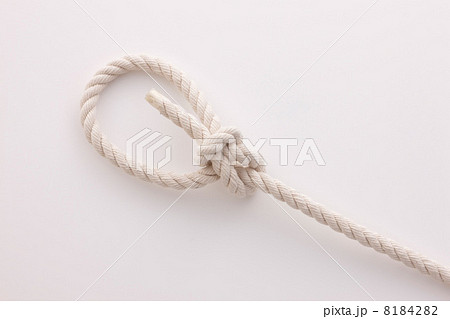 ロープの結び目 8184282