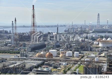 四日市のコンビナート 8186243