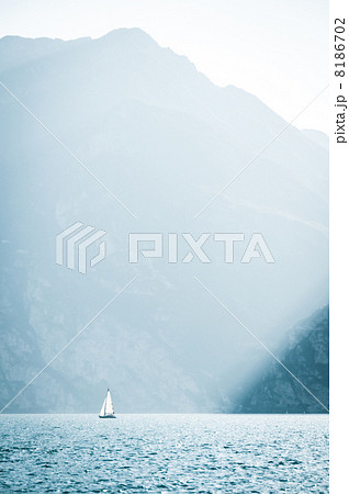 Alone yacht on Lago di Garda Alone yacht on Lago di Garda 8186702
