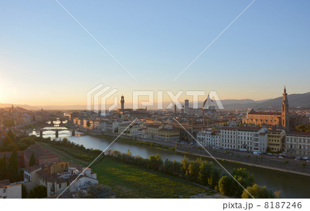 フィレンツェ全景 夕景 フィレンツェ全景 夕景 8187246
