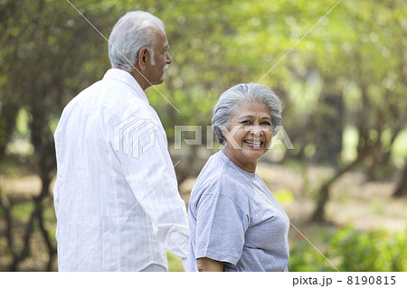 Business executives talking on a mobile phone 8190815