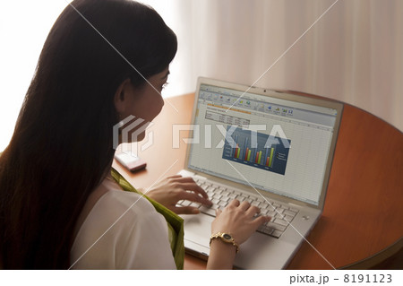 8191123