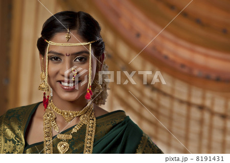 Portrait of young Maharashtrian bride smiling Portrait of young Maharashtrian bride smiling 8191431