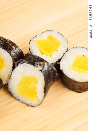 tasty sushi 8192543