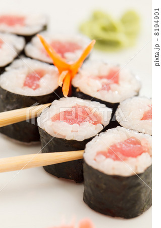 sushi with chopsticks 8194901