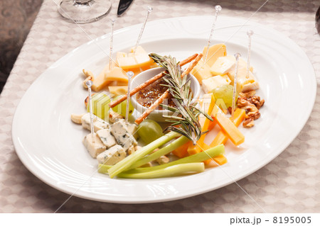 cheese plate 8195005