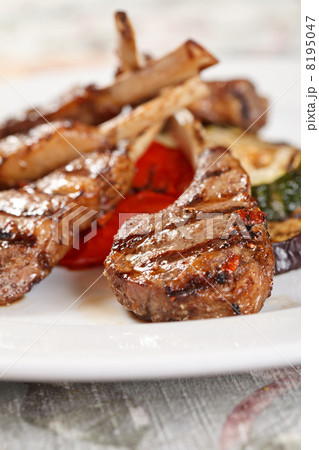 Grilled meat ribs Grilled meat ribs 8195047