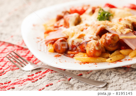 french fries with vegetables 8195145