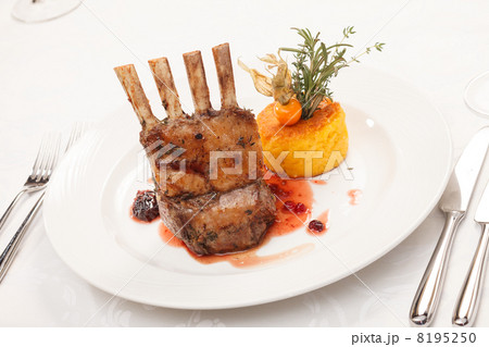 Roasted Lamb Chops 8195250