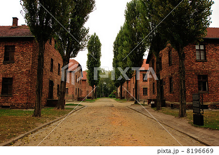 アウシュビッツ強制収容所 8196669