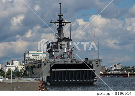 海上自衛隊　輸送艦　しもきた 8196914