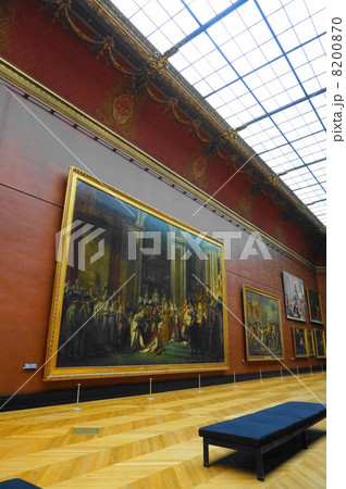 ルーヴル美術館のフランス絵画展示スペース 8200870