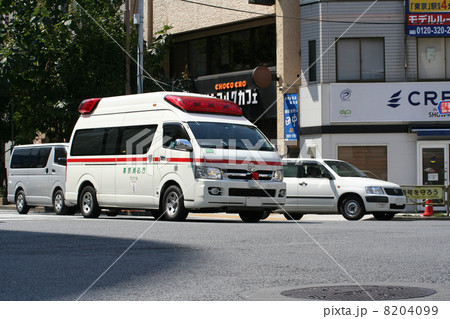 救急車走行シーン 8204099