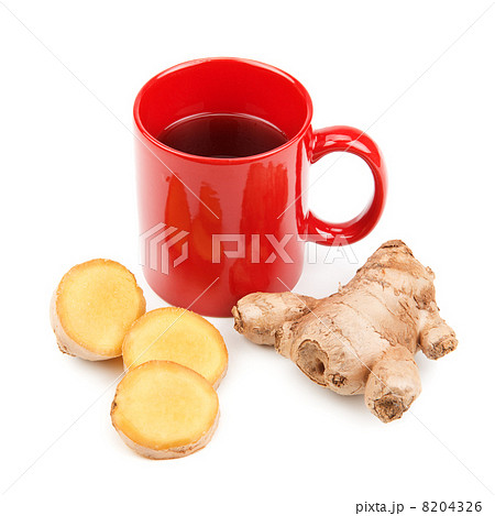 ginger root and a cup of tea 8204326