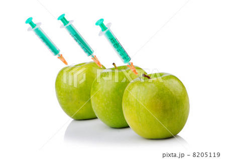Experiment with apple and syringes 8205119
